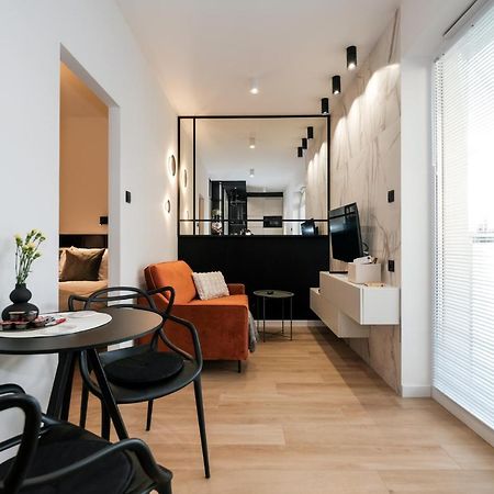 City Mood Apartamenty Lodz Fabryczna 450M Wszystko Nowe Exterior photo